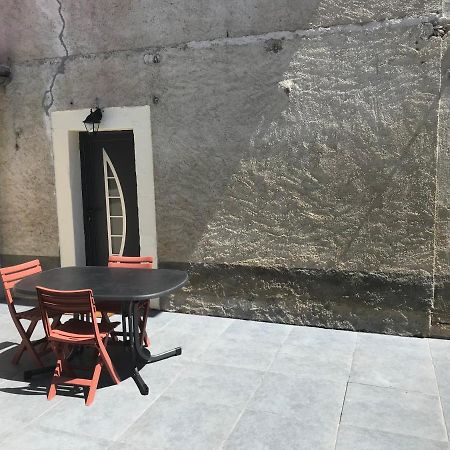 Superbe Studio Entierement Refait A Neuf Figeac Exterior photo