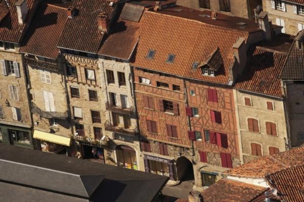Superbe Studio Entierement Refait A Neuf Figeac Exterior photo